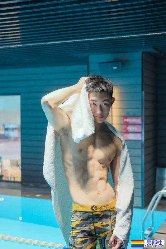 川渝冷白皮薄肌小哥哥,这身材把持不住了! - 51虹马 川渝冷白皮薄肌小哥哥,这身材把持不住了! - 51虹马