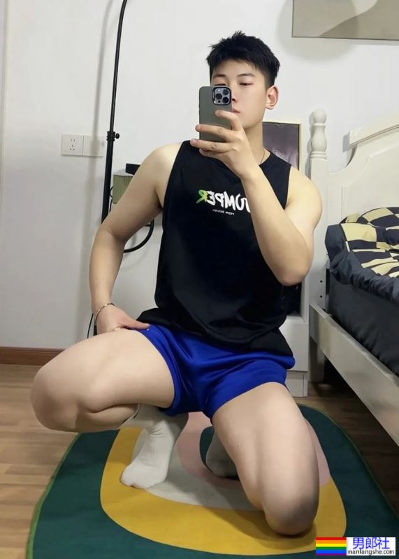 白嫩白嫩的皮肤，这样的男生哪里找? - 51虹马