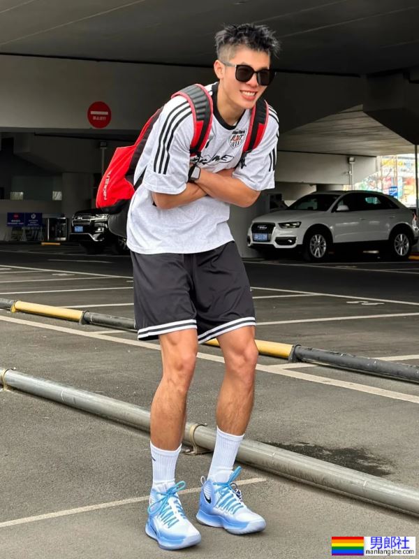 篮球运动员，荷尔蒙爆棚 - 51虹马