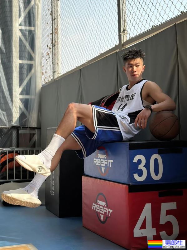 篮球运动员，荷尔蒙爆棚 - 51虹马