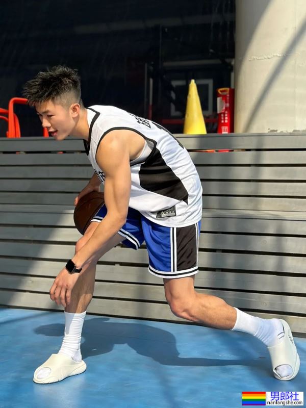 篮球运动员，荷尔蒙爆棚 - 51虹马