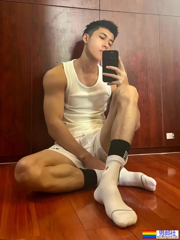 长腿小哥哥，线条感满满 - 51虹马