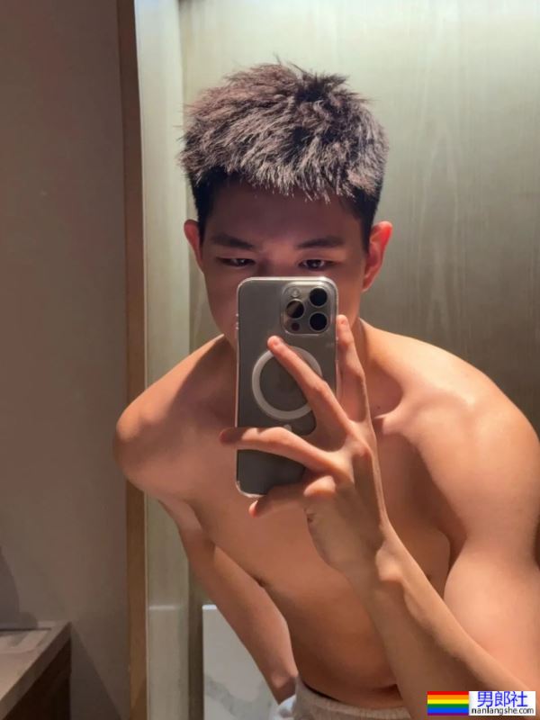 小奶狗，男大学生 - 51虹马