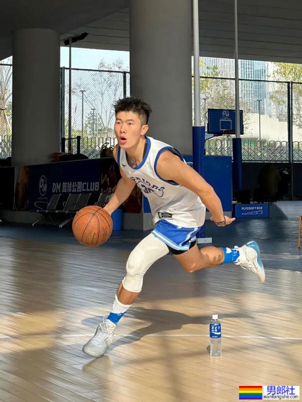 篮球运动员，荷尔蒙爆棚 - 51虹马