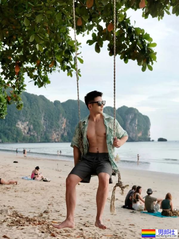 轻熟肌肉男 - 51虹马