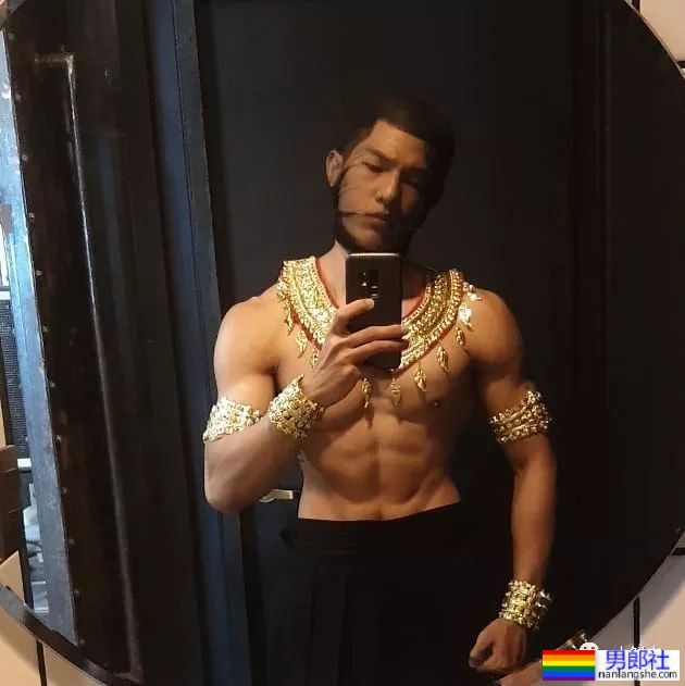 男模拍运动短裤视频火了，流量密码被玩明白了！ - 51虹马