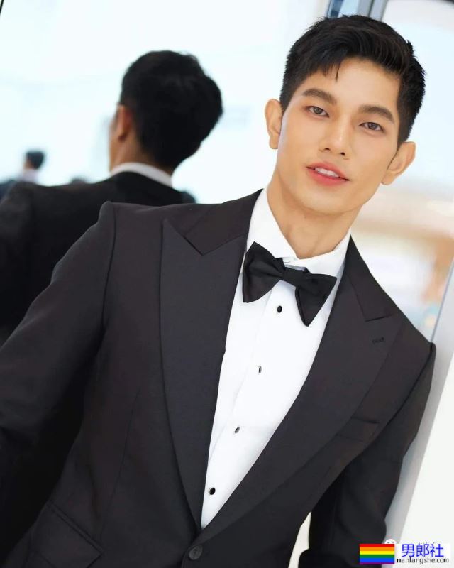 男模拍运动短裤视频火了，流量密码被玩明白了！ - 51虹马