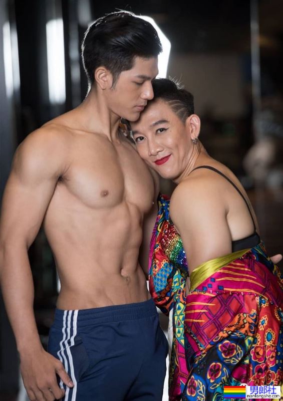 男模拍运动短裤视频火了，流量密码被玩明白了！ - 51虹马