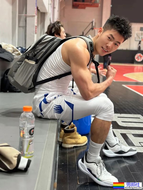 篮球运动员，荷尔蒙爆棚 - 51虹马