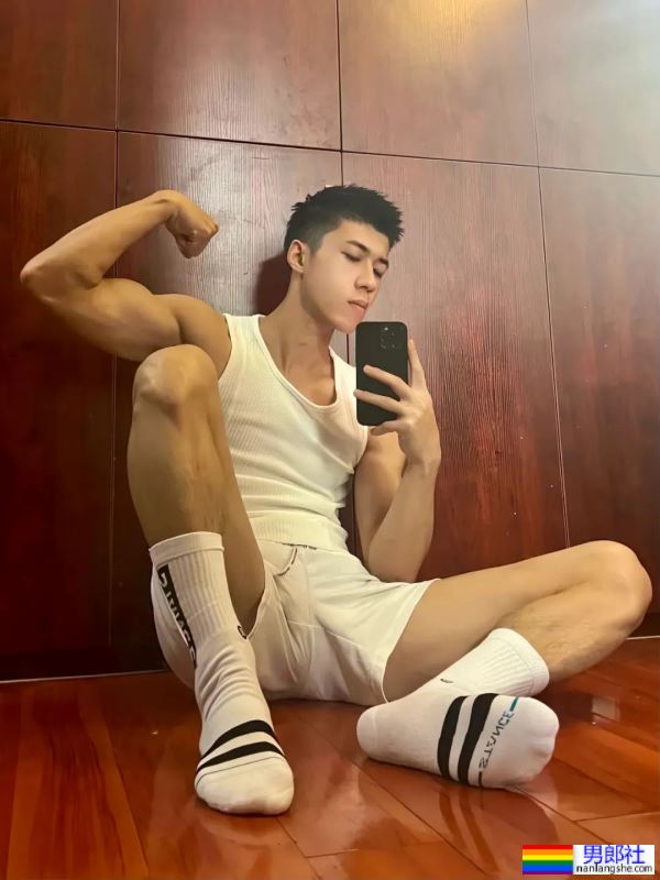 长腿小哥哥，线条感满满 - 51虹马