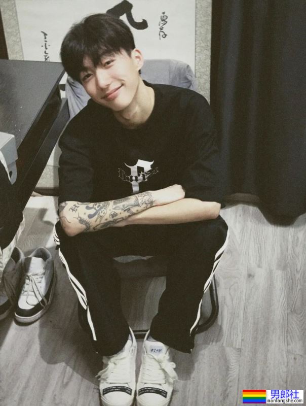 高颜值小哥哥 - 51虹马