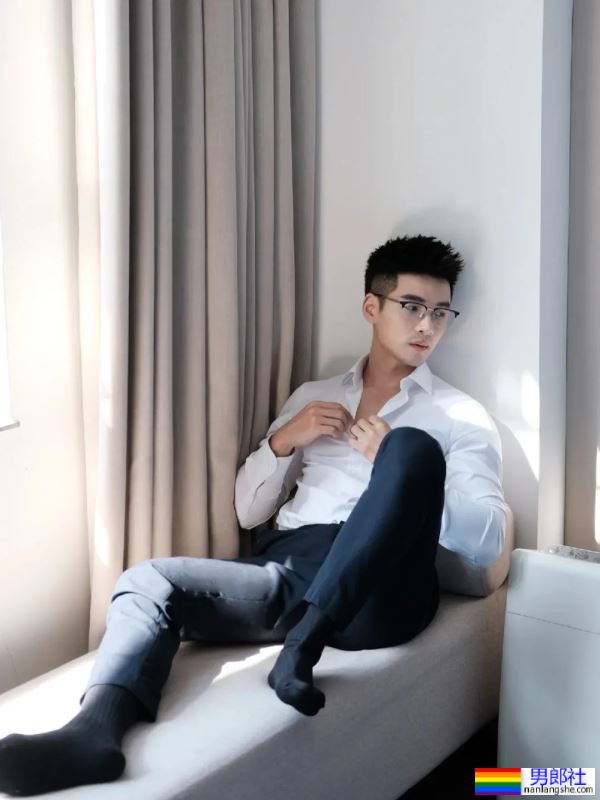 轻熟肌肉男 - 51虹马