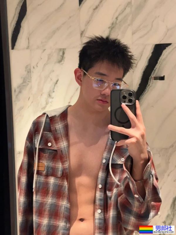 小奶狗，男大学生 - 51虹马