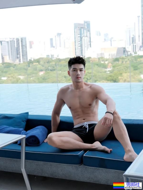 轻熟肌肉男 - 51虹马