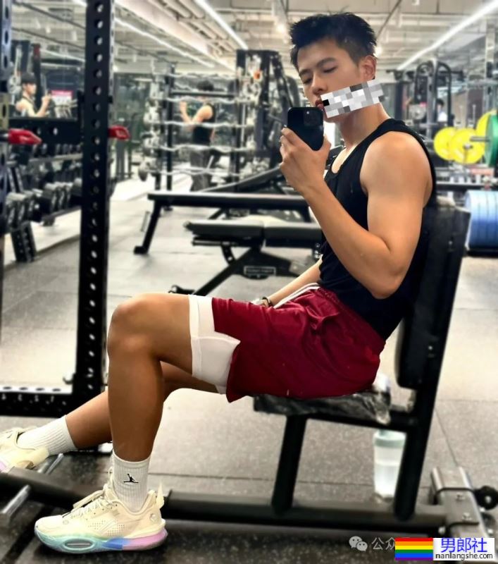 188cm苏州大学的体育生小哥哥 - 51虹马