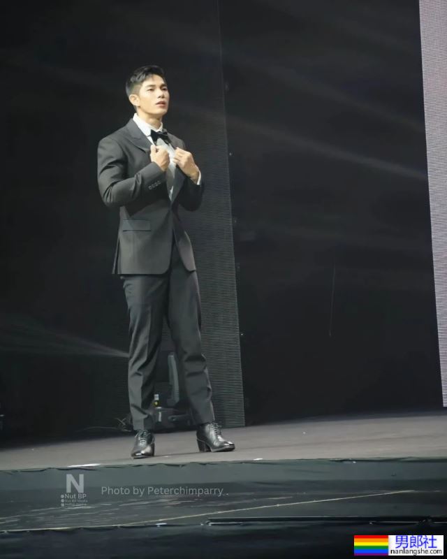 男模拍运动短裤视频火了，流量密码被玩明白了！ - 51虹马