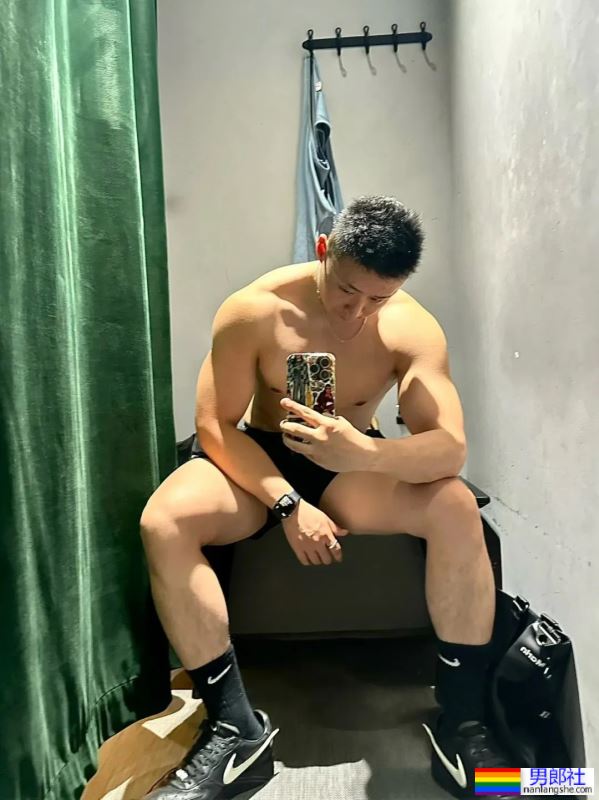 男人的大粗腿，看着会不会更man - 51虹马