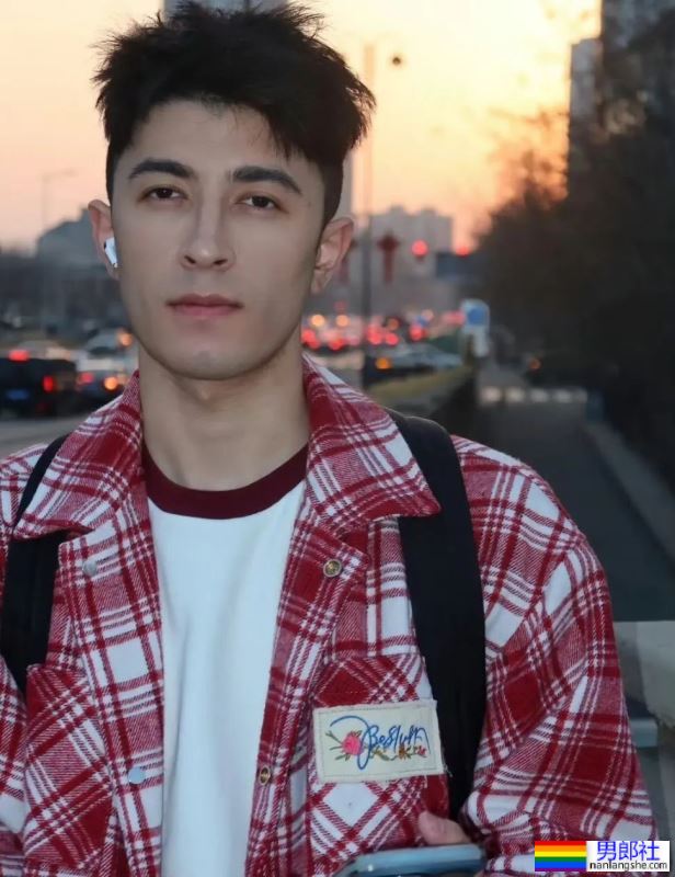 盘点:2024年第一季度被采访的博主帅哥 - 51虹马 盘点:2024年第一季度被采访的博主帅哥 - 51虹马