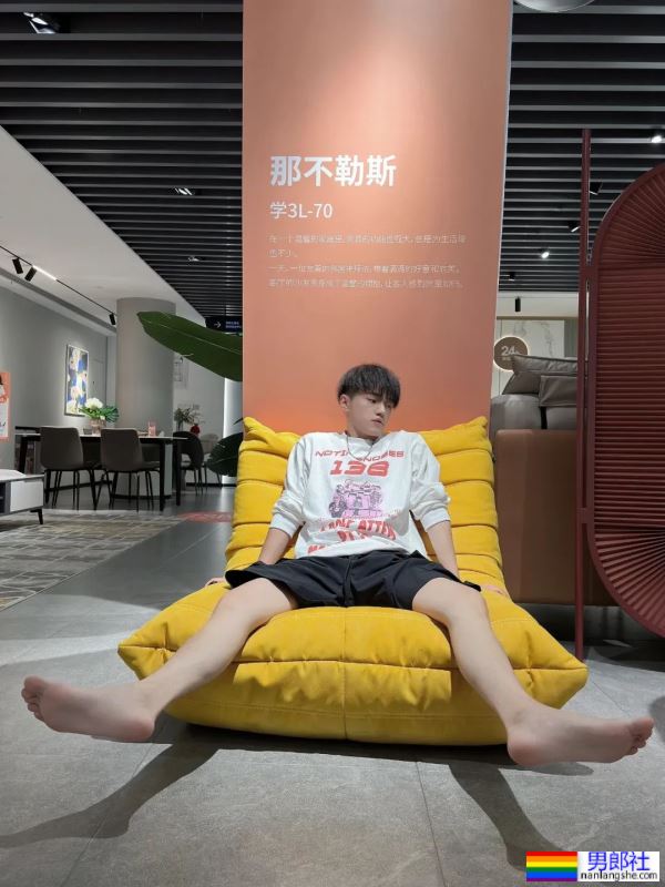 白白嫩嫩的细长腿-51虹马