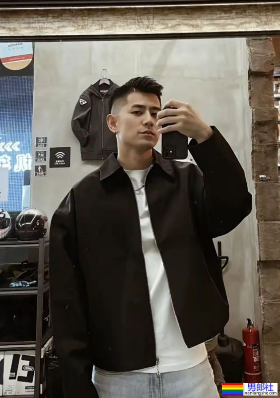 盘点:2024年第一季度被采访的博主帅哥 - 51虹马 盘点:2024年第一季度被采访的博主帅哥 - 51虹马