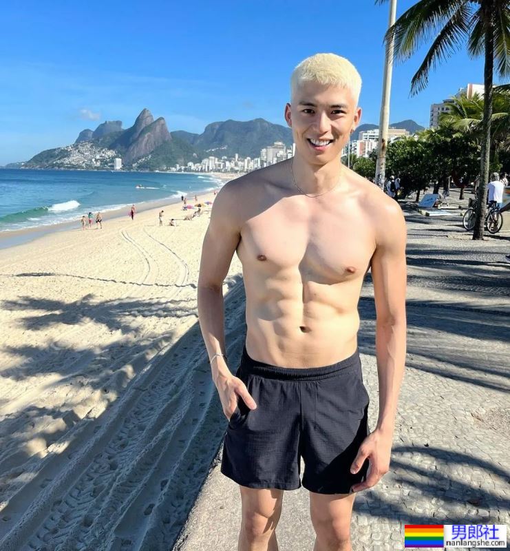 ​这个男模，他出柜了！！ - 51虹马