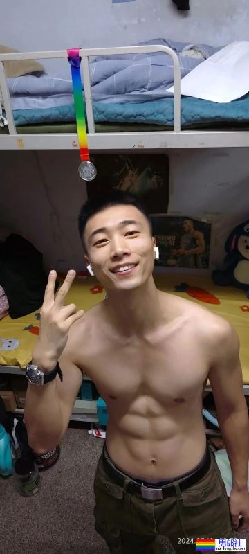 黑龙江寸头直男退役小哥，东北爷们气质太浓了 - 51虹马