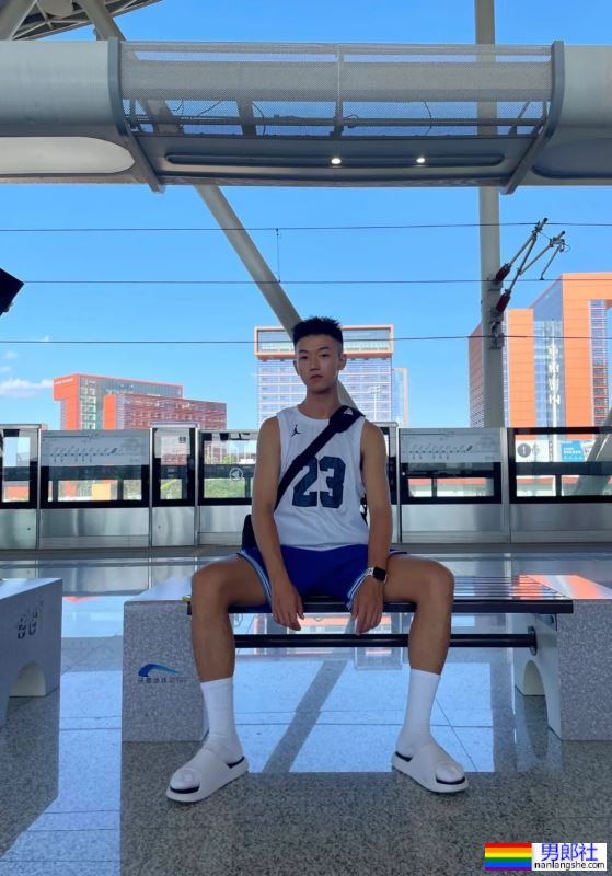 黑皮小哥哥，看着真有味道 - 51虹马