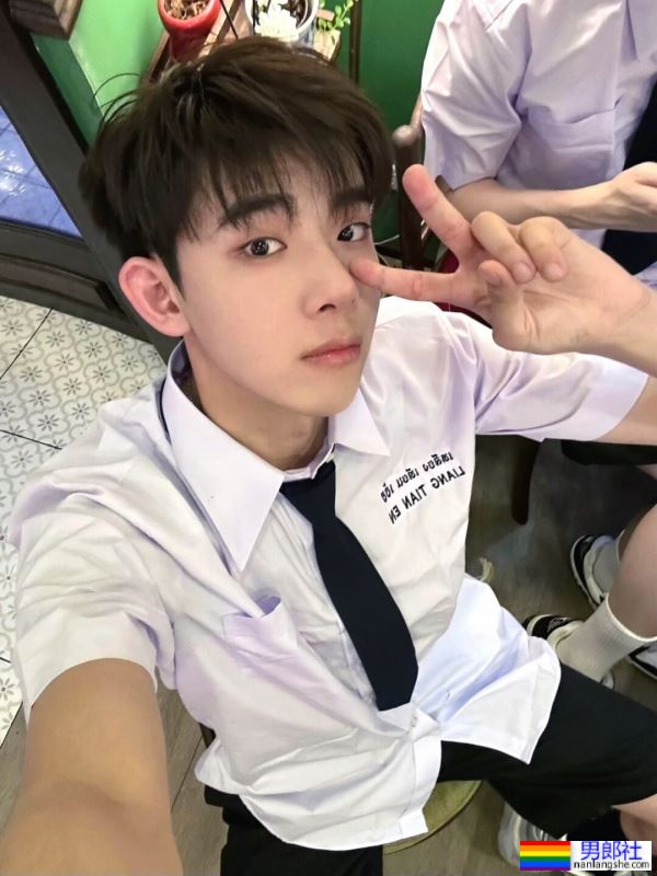 “伪”高中生，大长长的腿，想盘-51虹马