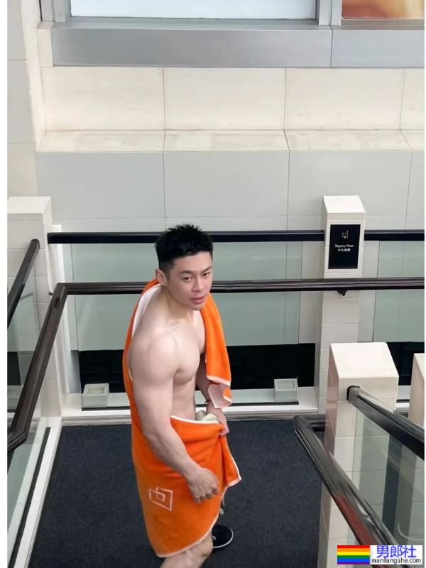 青筋暴起，线条感很强 - 51虹马