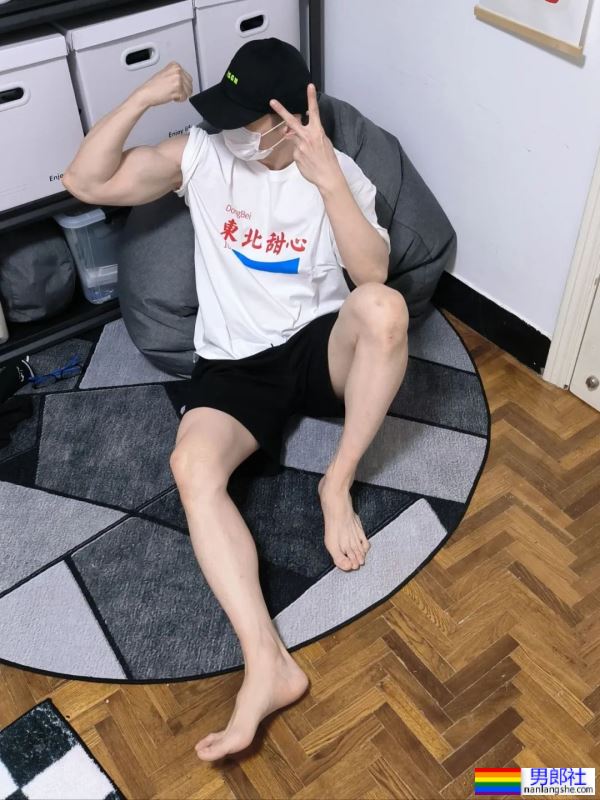 白白嫩嫩，直男的大jio - 51虹马