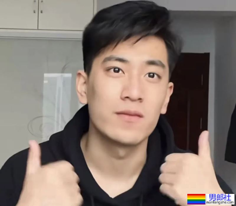 盘点:2024年第一季度被采访的博主帅哥 - 51虹马 盘点:2024年第一季度被采访的博主帅哥 - 51虹马