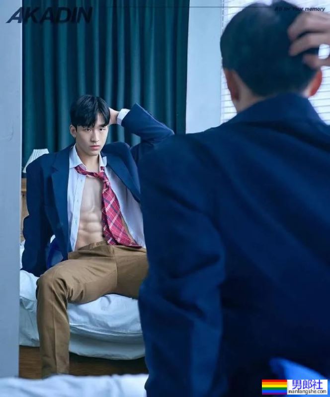 八块腹肌的男大！ - 51虹马