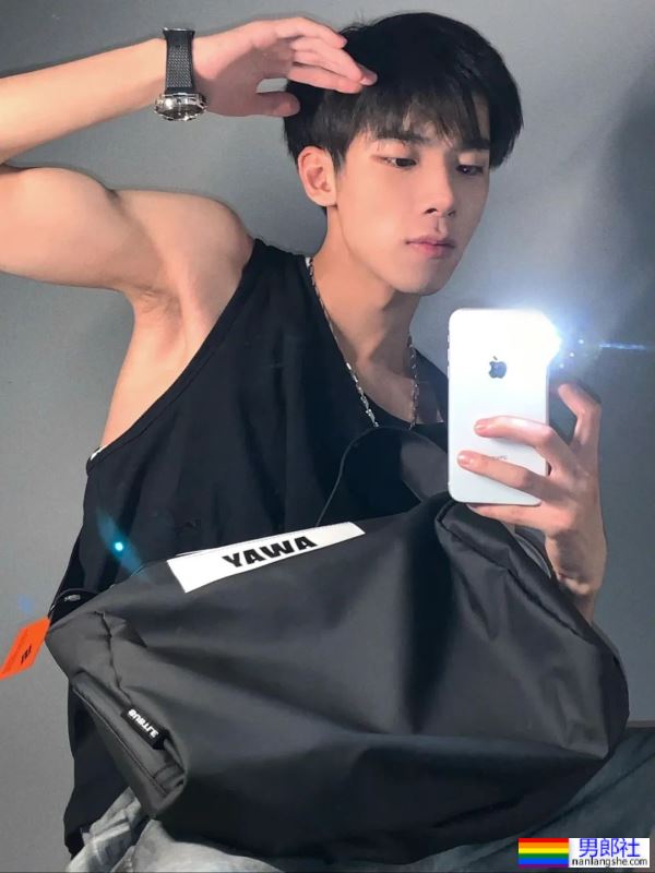 “伪”高中生，大长长的腿，想盘 - 51虹马