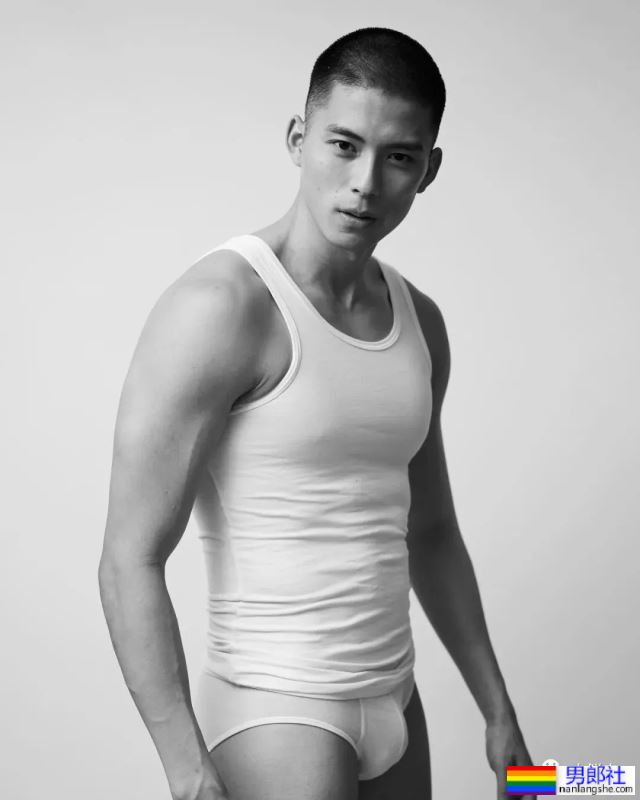 ​这个男模，他出柜了！！ - 51虹马