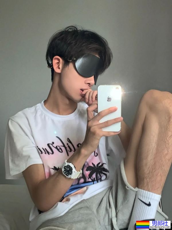 “伪”高中生，大长长的腿，想盘 - 51虹马