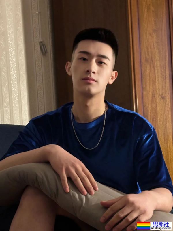 185cm河南爷们，嘎嘎板正 - 51虹马