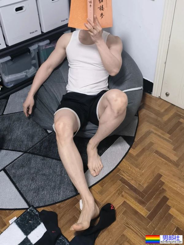 白白嫩嫩，直男的大jio - 51虹马