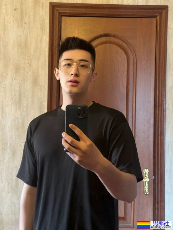 185cm河南爷们，嘎嘎板正 - 51虹马