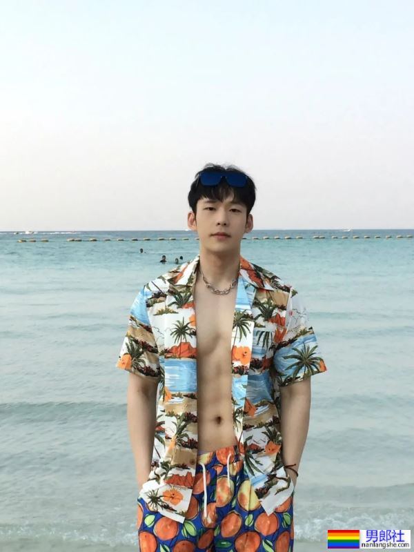 穿衣显瘦，脱衣有肉 - 51虹马