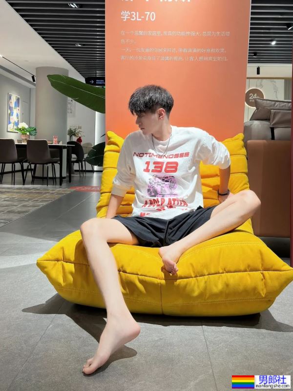 白白嫩嫩的细长腿 - 51虹马