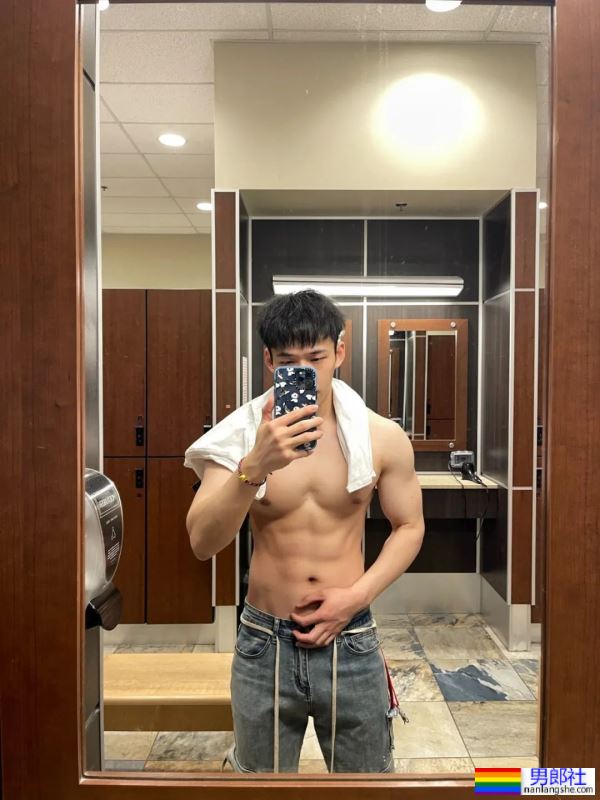 穿衣显瘦，脱衣有肉 - 51虹马