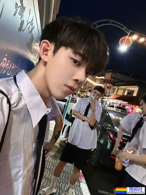 “伪”高中生，大长长的腿，想盘 - 51虹马