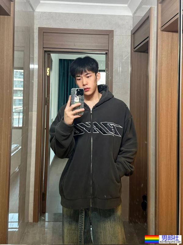 穿衣显瘦，脱衣有肉 - 51虹马