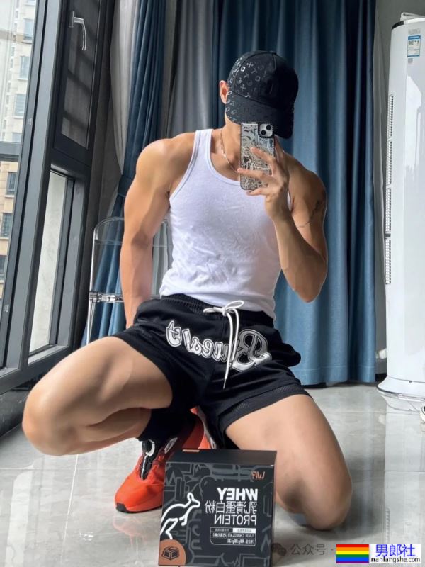 揭秘健身界的“奶狗”男神教练：身高183cm，体重76kg的完美身材！ - 51虹马