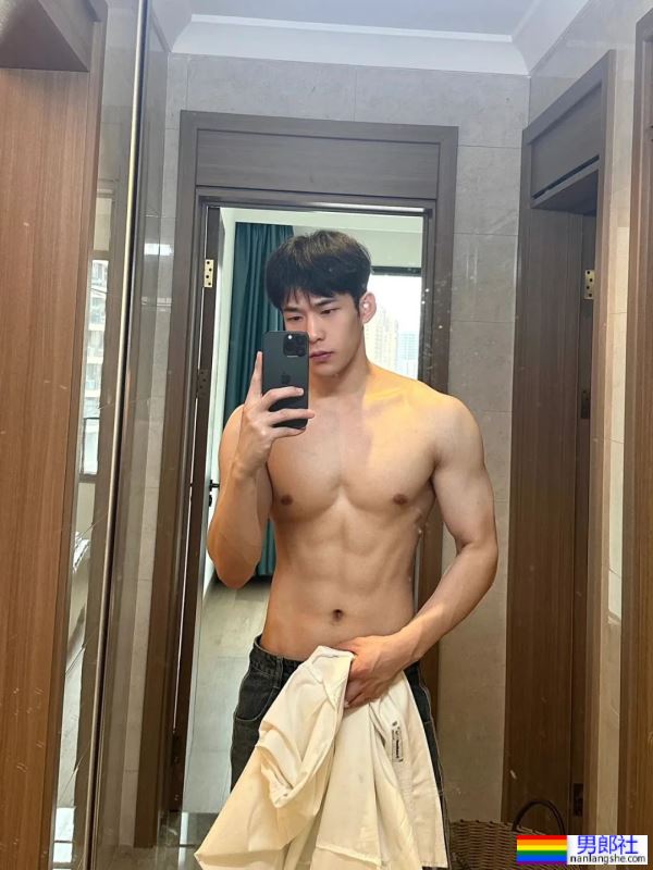 穿衣显瘦，脱衣有肉 - 51虹马