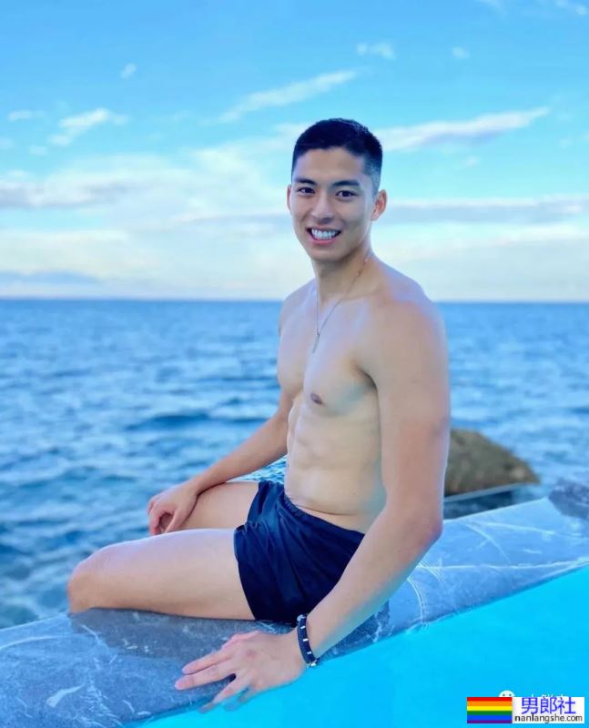 ​这个男模，他出柜了！！ - 51虹马