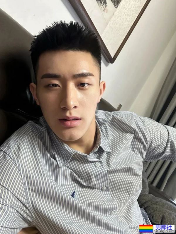 185cm河南爷们，嘎嘎板正 - 51虹马