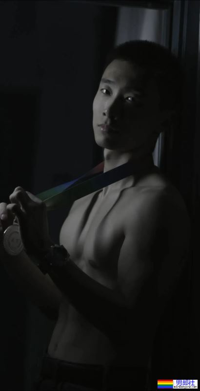 黑龙江寸头直男退役小哥，东北爷们气质太浓了 - 51虹马