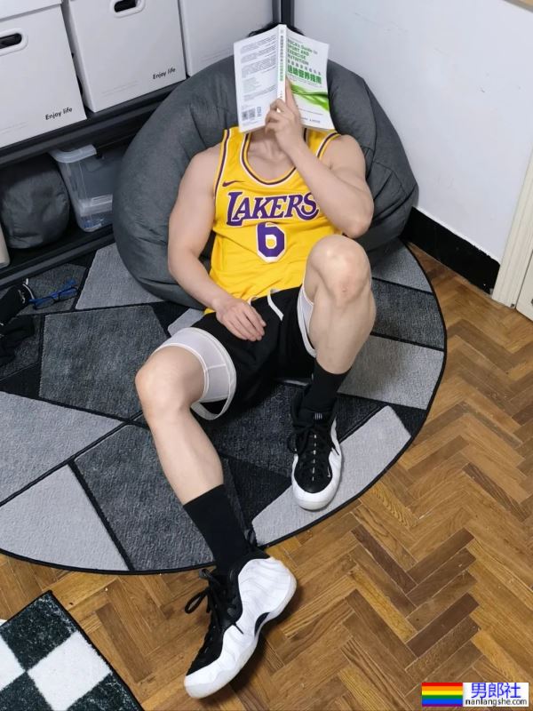 白白嫩嫩，直男的大jio - 51虹马