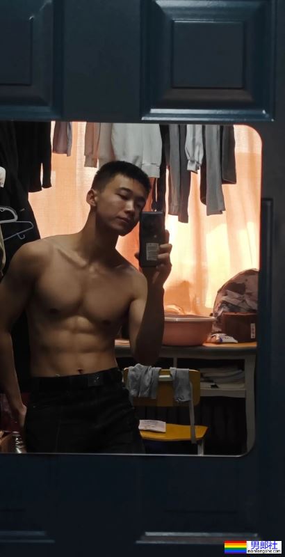 黑龙江寸头直男退役小哥，东北爷们气质太浓了 - 51虹马